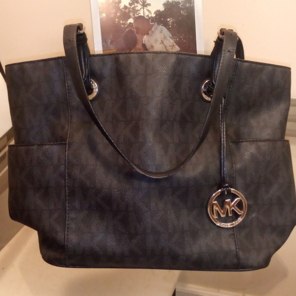Michael kors tote